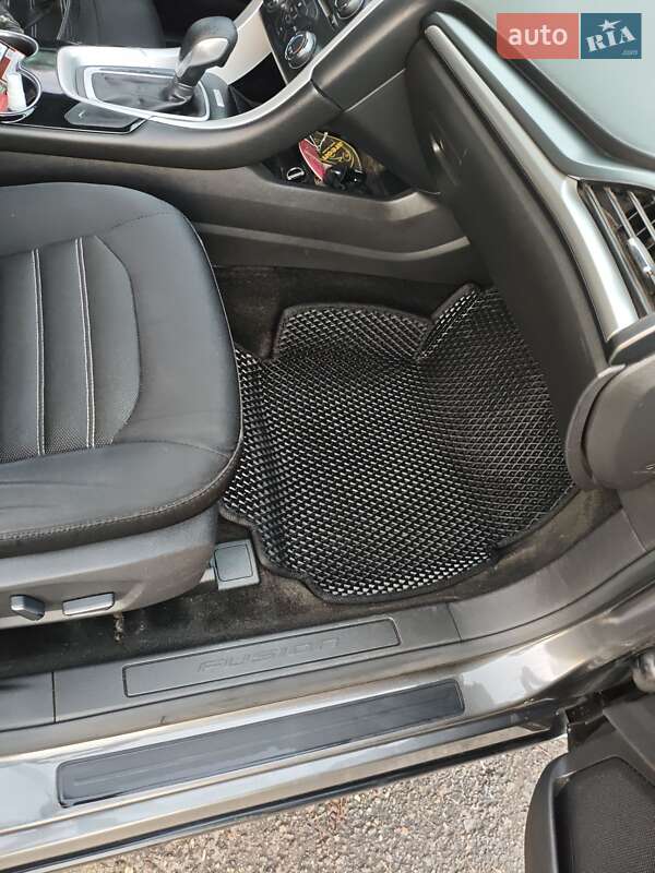 Седан Ford Fusion 2015 в Харкові