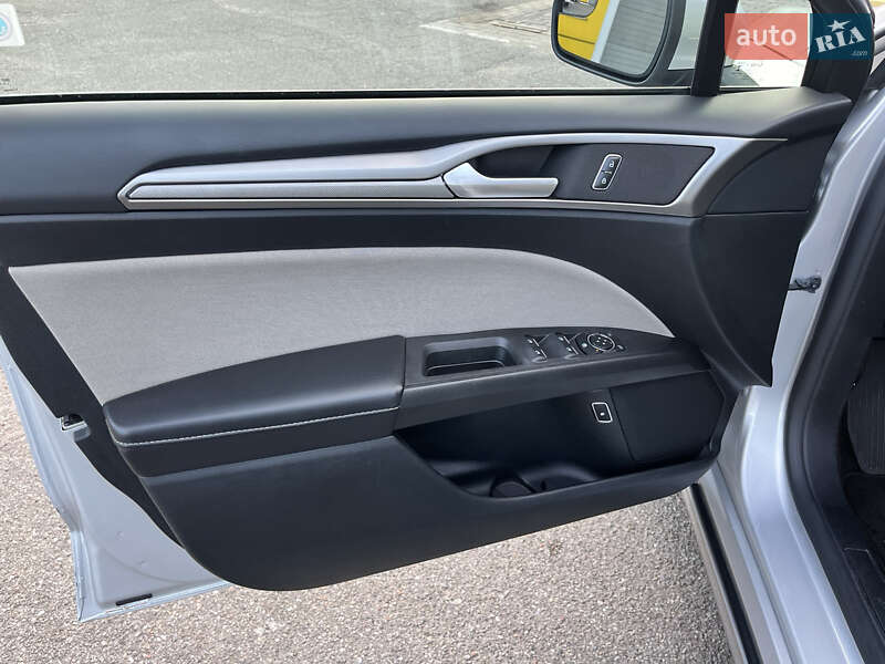 Седан Ford Fusion 2017 в Киеве фото 31 Седан Ford Fusion 2017 в Киеве