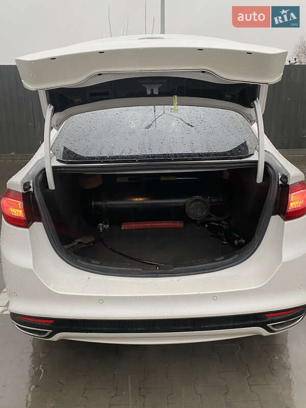 Седан Ford Fusion 2013 в Києві