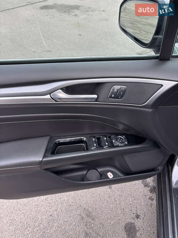 Седан Ford Fusion 2015 в Кривом Роге