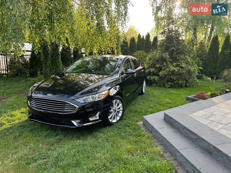 Седан Ford Fusion 2019 в Рівне