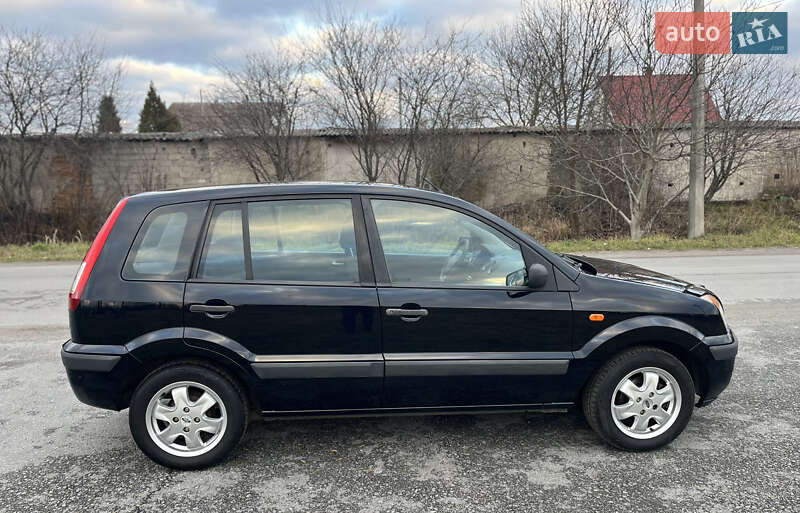 Хэтчбек Ford Fusion 2006 в Звягеле