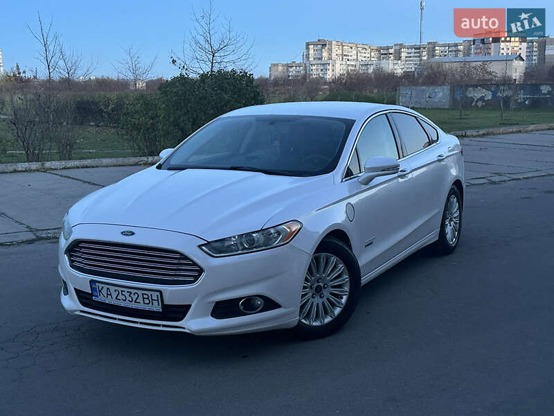 Седан Ford Fusion 2015 в Херсоні