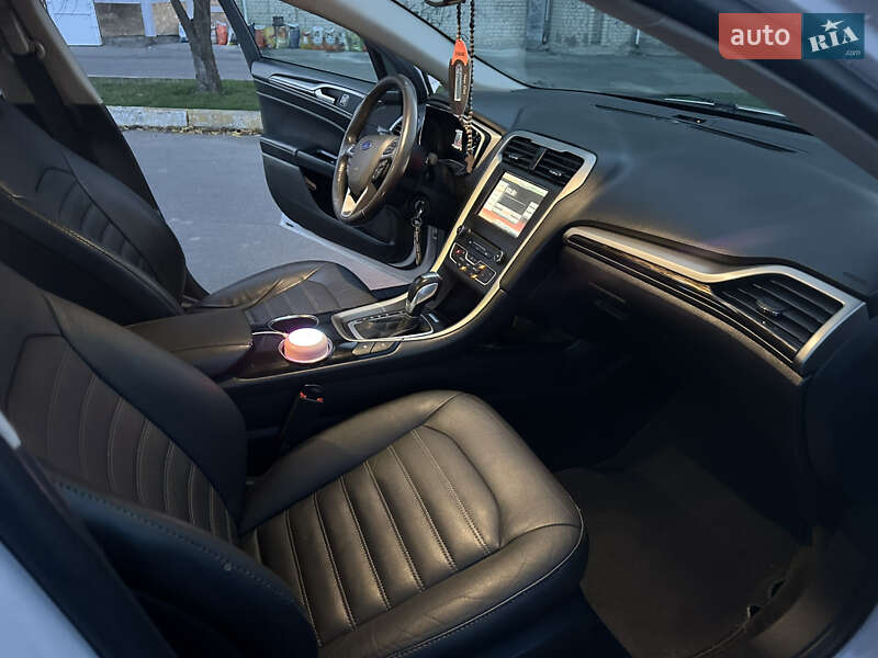 Седан Ford Fusion 2015 в Херсоні