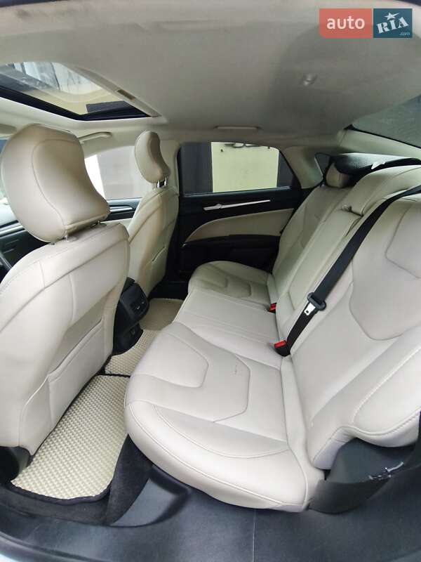 Седан Ford Fusion 2018 в Измаиле