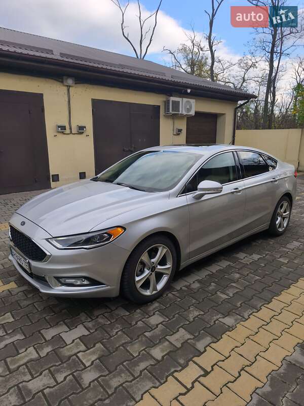 Седан Ford Fusion 2018 в Измаиле