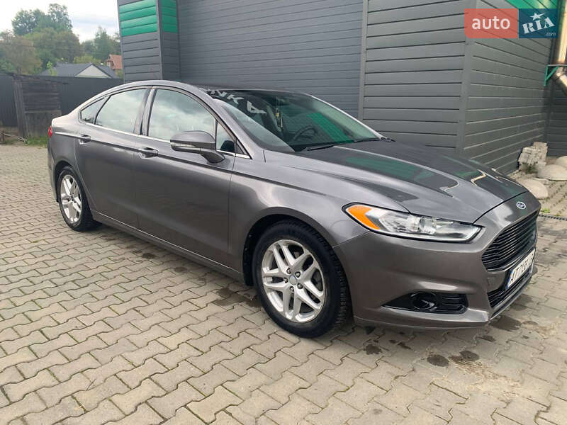 Седан Ford Fusion 2012 в Косове