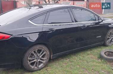 Седан Ford Fusion 2018 в Варве