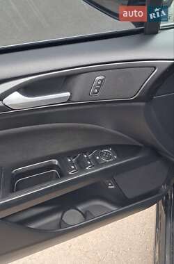 Седан Ford Fusion 2018 в Варве