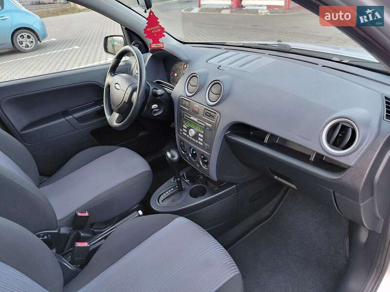 Хэтчбек Ford Fusion 2009 в Виннице