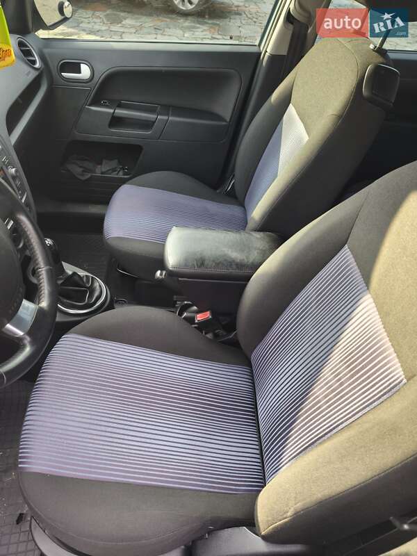 Хэтчбек Ford Fusion 2010 в Кременчуге фото 12 Хэтчбек Ford Fusion 2010 в Кременчуге