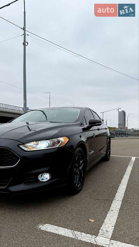 Седан Ford Fusion 2013 в Вышгороде