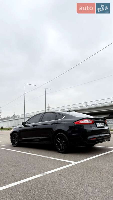 Седан Ford Fusion 2013 в Вышгороде