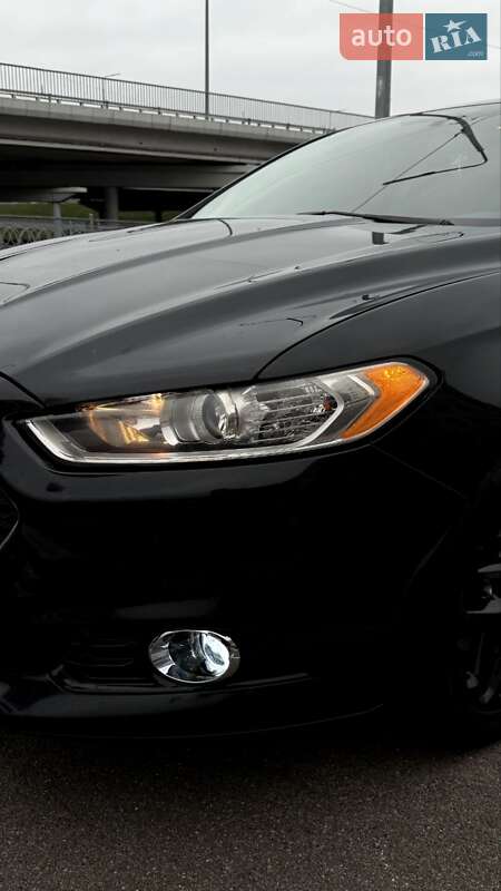Седан Ford Fusion 2013 в Вышгороде
