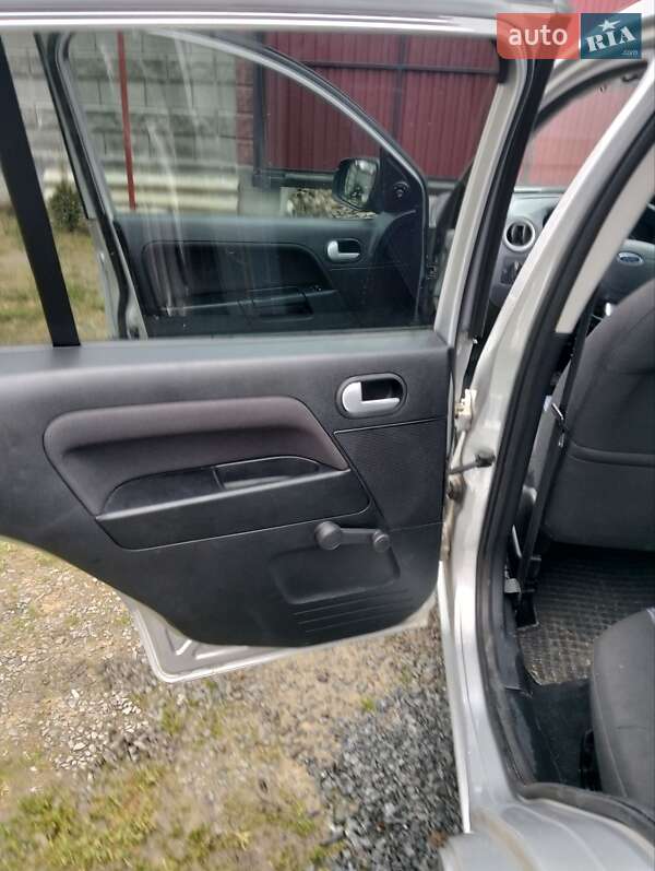 Хетчбек Ford Fusion 2010 в Рівному