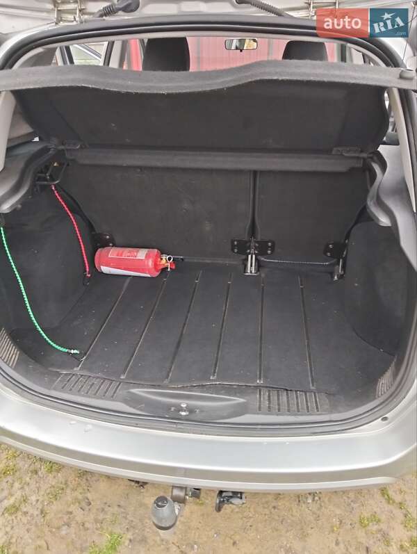 Хетчбек Ford Fusion 2010 в Рівному