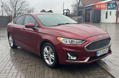 Седан Ford Fusion 2018 в Прилуках