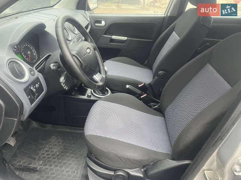 Хэтчбек Ford Fusion 2011 в Нежине