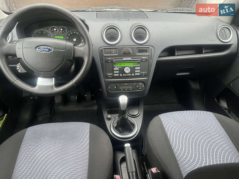 Хэтчбек Ford Fusion 2011 в Нежине