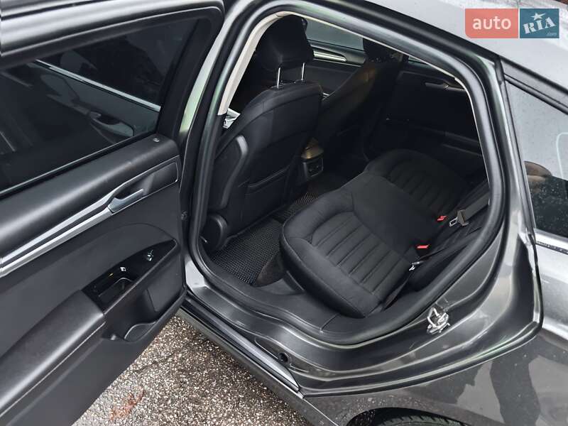 Седан Ford Fusion 2015 в Сумах