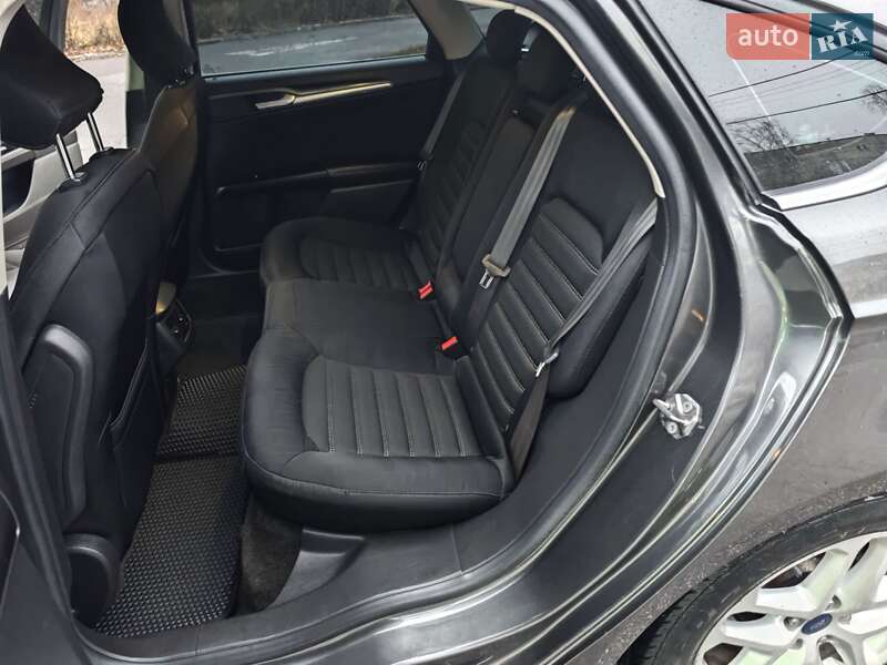 Седан Ford Fusion 2015 в Сумах