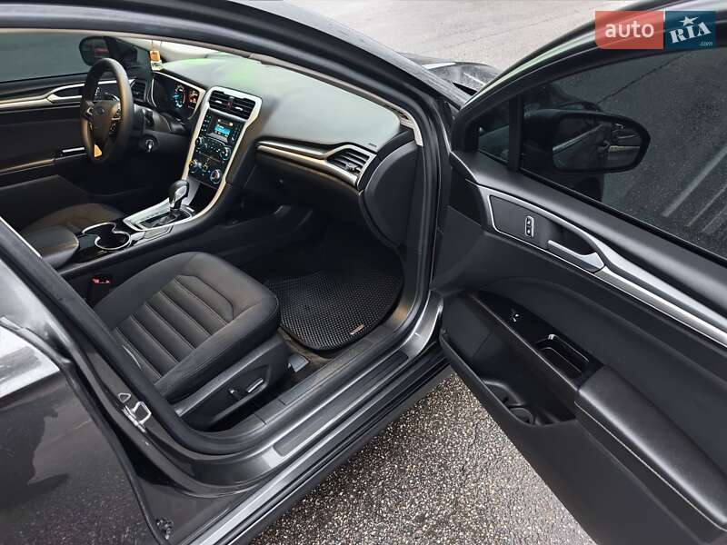 Седан Ford Fusion 2015 в Сумах