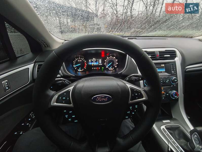 Седан Ford Fusion 2015 в Сумах