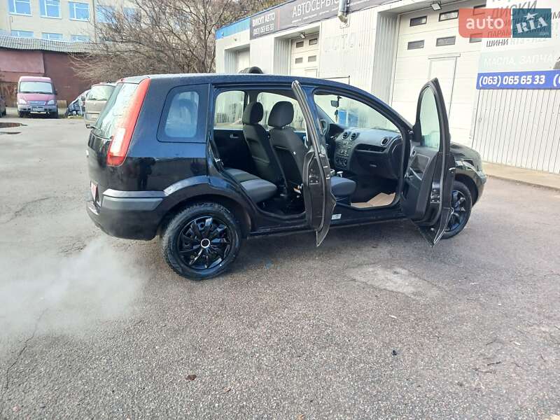 Хетчбек Ford Fusion 2006 в Чернігові