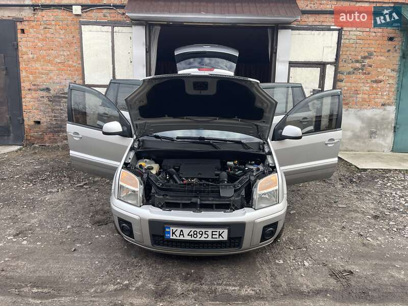 Хетчбек Ford Fusion 2010 в Ніжині