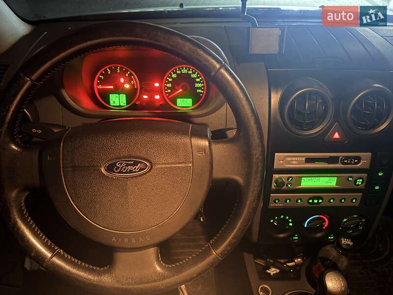 Хэтчбек Ford Fusion 2005 в Дрогобыче