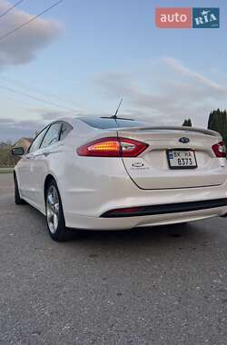 Седан Ford Fusion 2013 в Дубно