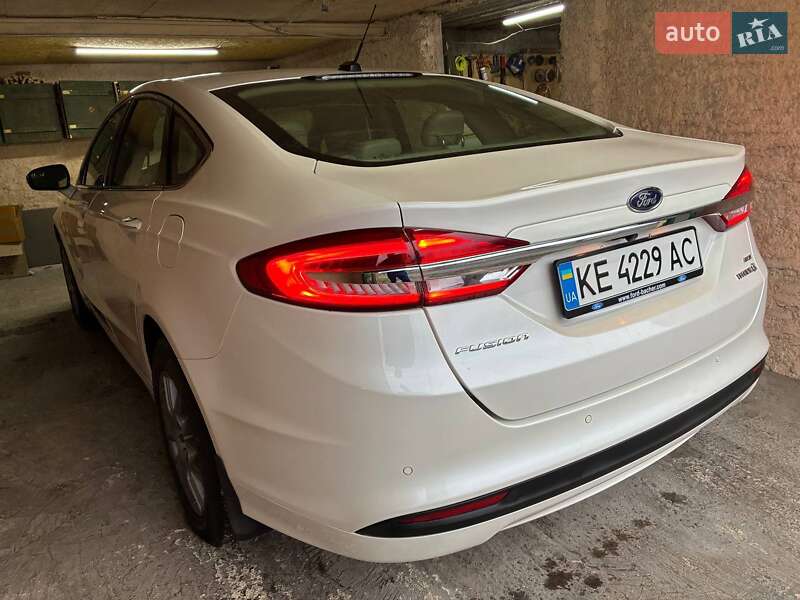 Седан Ford Fusion 2016 в Терновке