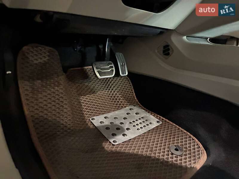 Седан Ford Fusion 2016 в Терновке