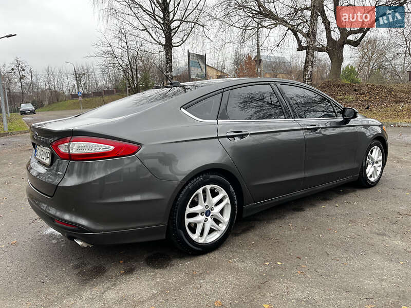 Седан Ford Fusion 2016 в Золочеве