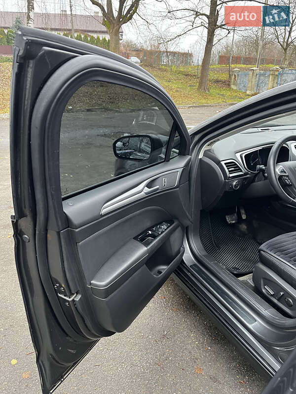 Седан Ford Fusion 2016 в Золочеве