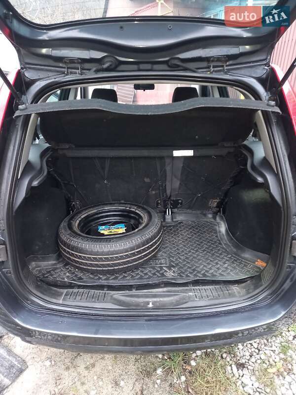 Хэтчбек Ford Fusion 2009 в Днепре фото 7 Хэтчбек Ford Fusion 2009 в Днепре