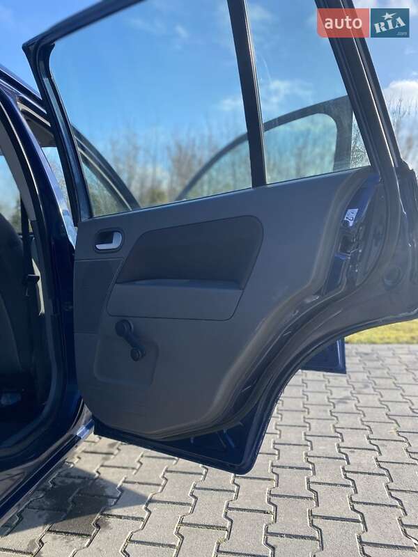 Хэтчбек Ford Fusion 2002 в Зборове фото 16 Хэтчбек Ford Fusion 2002 в Зборове