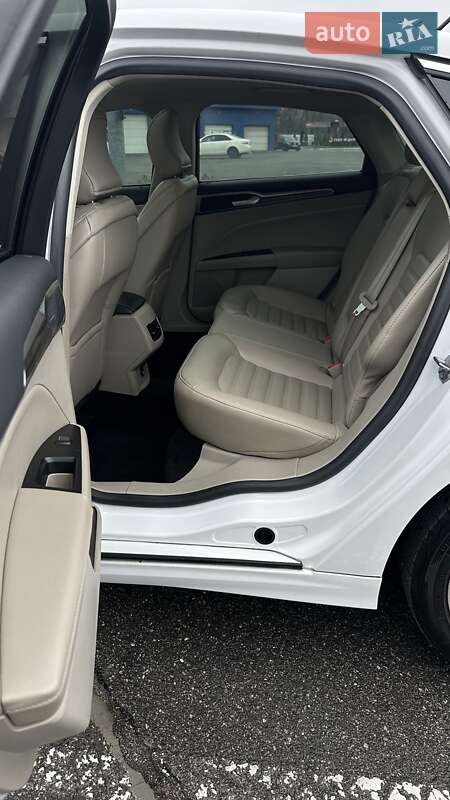 Седан Ford Fusion 2016 в Киеве фото 27 Седан Ford Fusion 2016 в Киеве