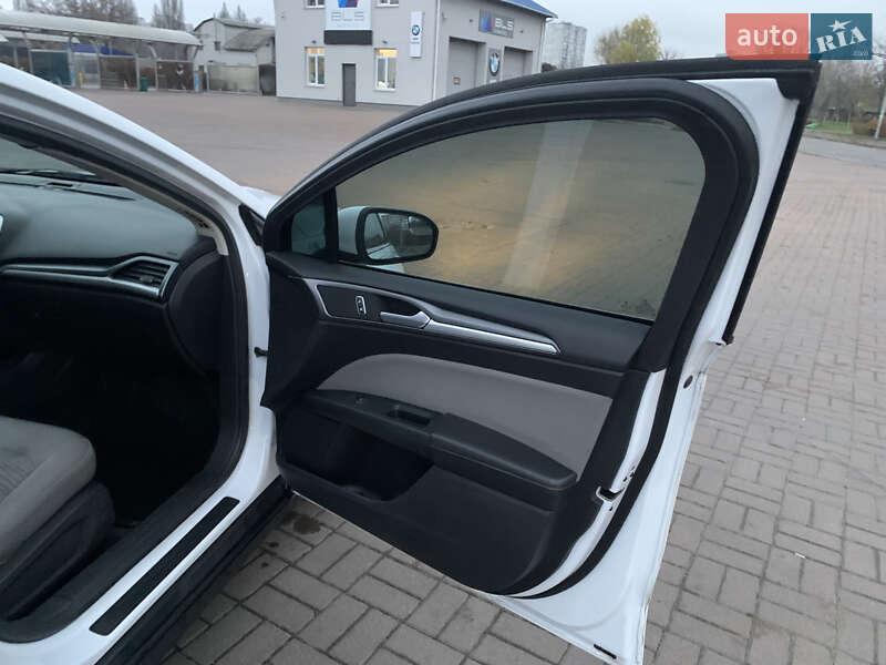 Седан Ford Fusion 2016 в Киеве фото 17 Седан Ford Fusion 2016 в Киеве