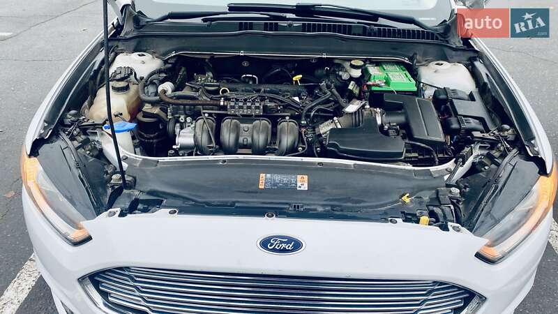 Седан Ford Fusion 2014 в Черкасах