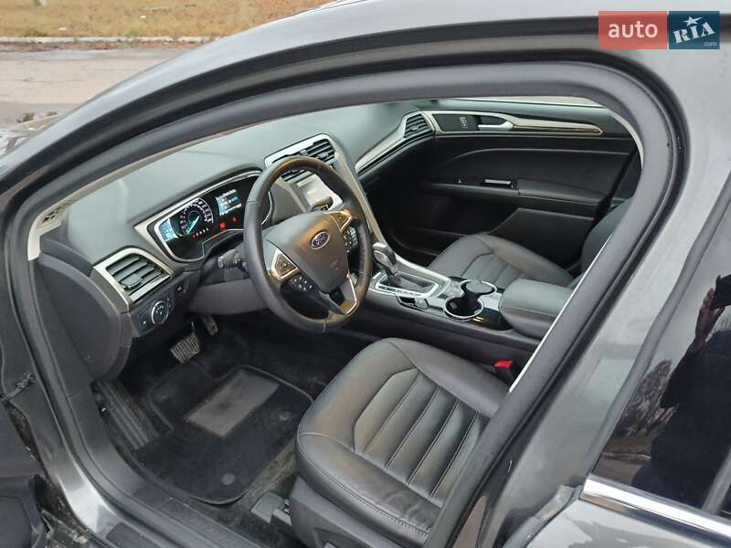 Седан Ford Fusion 2015 в Чернігові