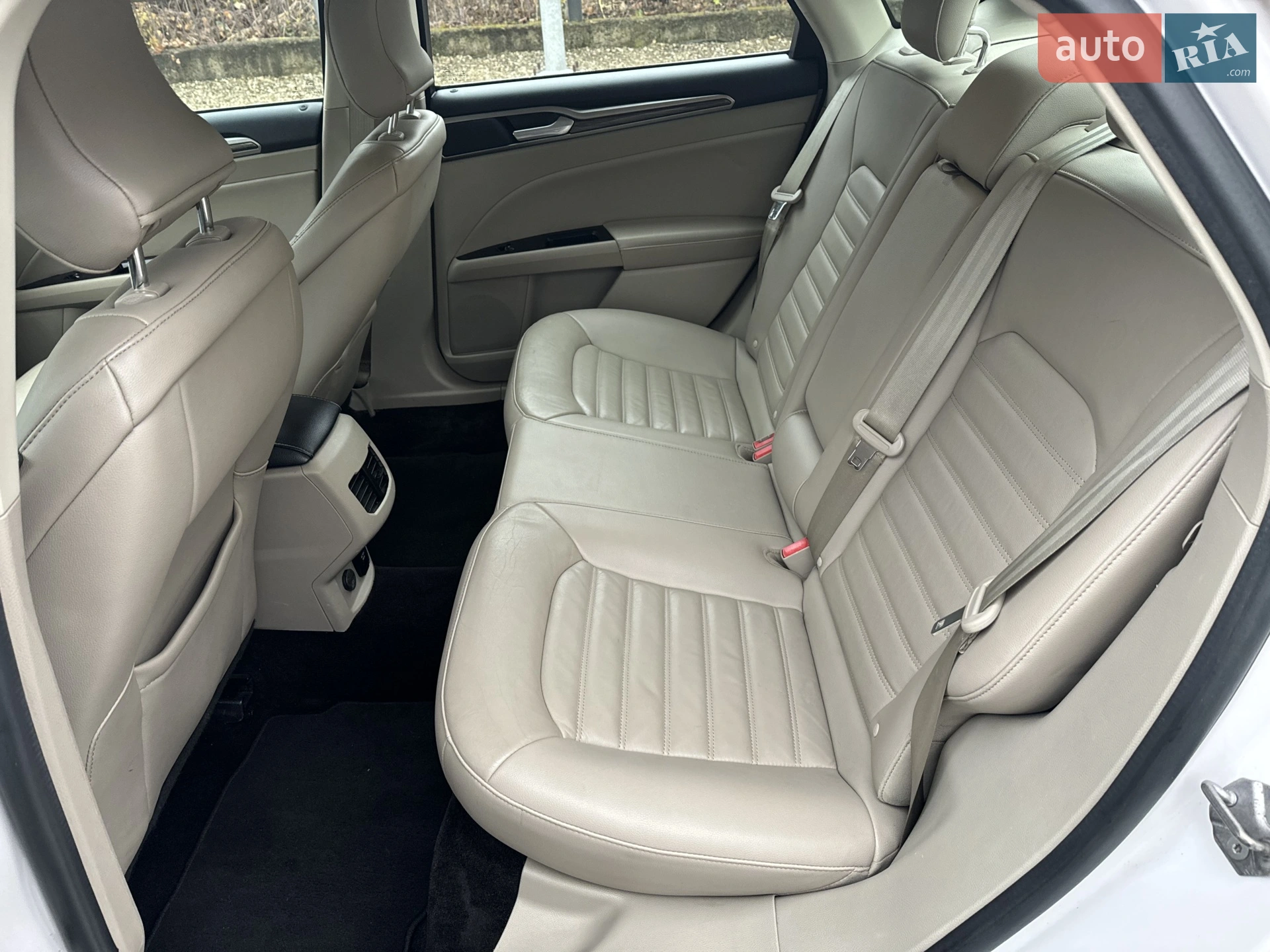 2016 Ford Fusion - мініатюра 25