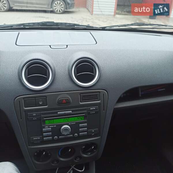 Хэтчбек Ford Fusion 2008 в Ивано-Франковске