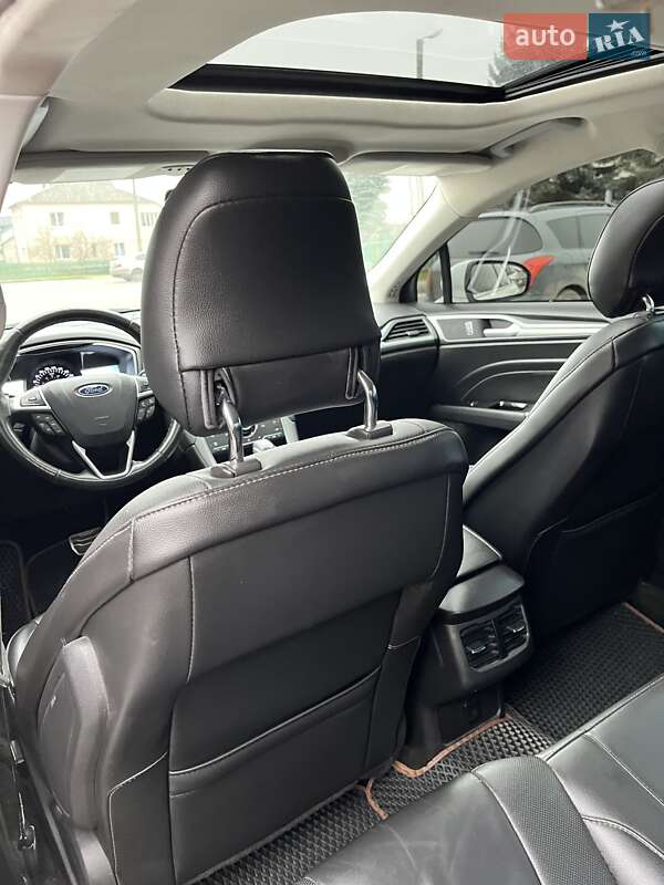 Седан Ford Fusion 2014 в Бродах