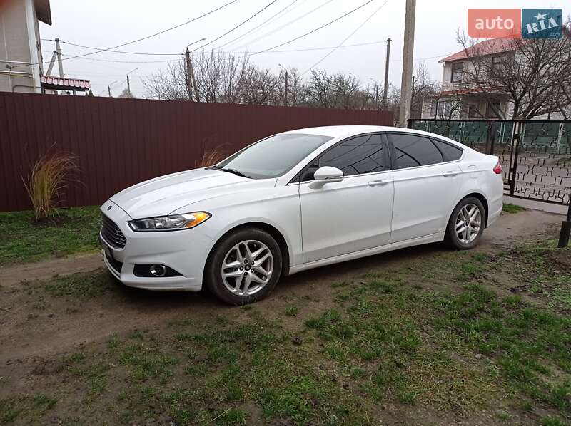 Ford Fusion 2016