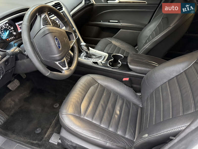 Седан Ford Fusion 2015 в Киеве фото 5 Седан Ford Fusion 2015 в Киеве