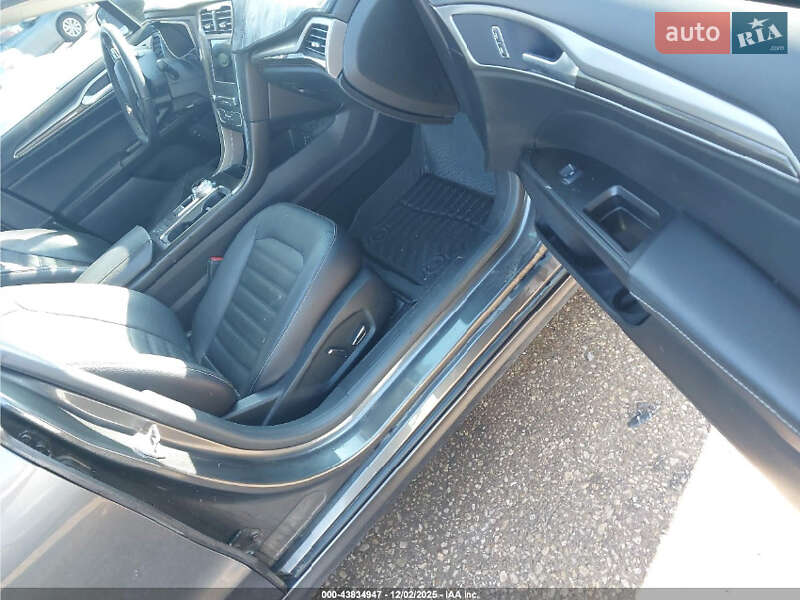 Седан Ford Fusion 2018 в Львове