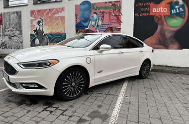 Седан Ford Fusion 2017 в Львове