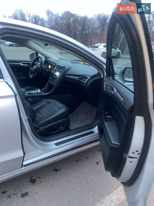 Седан Ford Fusion 2016 в Дніпрі