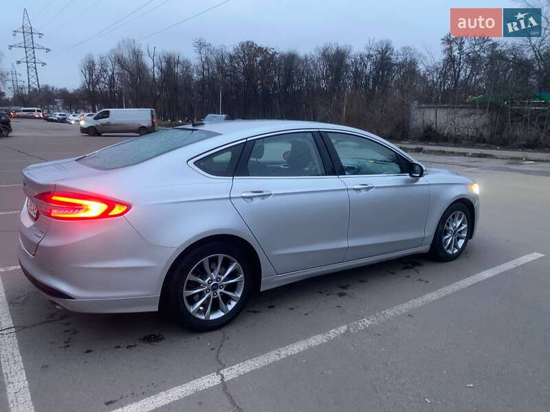 Седан Ford Fusion 2016 в Дніпрі